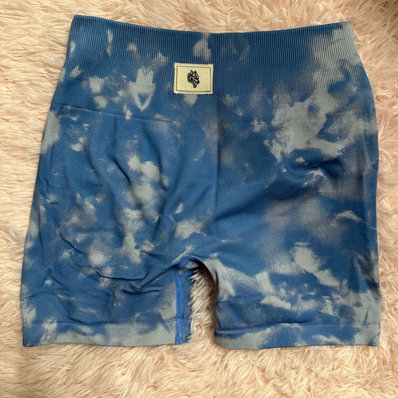 Pants - Darcsport scrunch shorts
